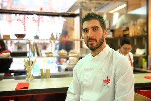 Diego Laso es el chef del restaurante Momiji en el Mercado de Colón de Valencia