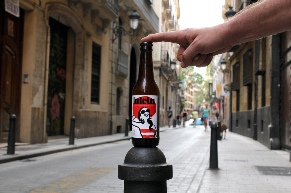 La cervecera valenciana Tyris ha sido la encargada de crear la cerveza LaLola, todo un homenaje al barrio del Carmen