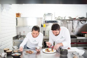 Germán Carrizo y Carito Lourenço dan vida a Fierro, un restaurante en Valencia con una única mesa