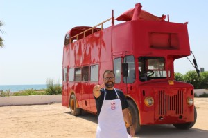 Toni Carceller y su food truck El Esbirro