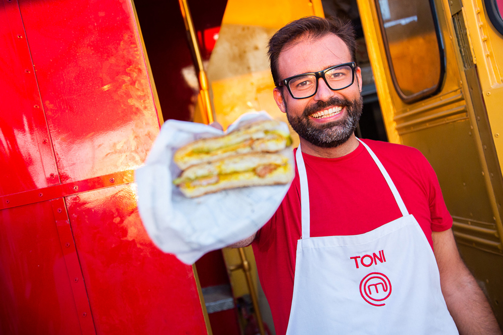 Toni Carceller fomenta la cultura del almuerzo desde su food truck